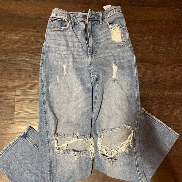 Ripped Ultra High Rise Dad Jean|| Medium Wash || - Picture 5 of 5
